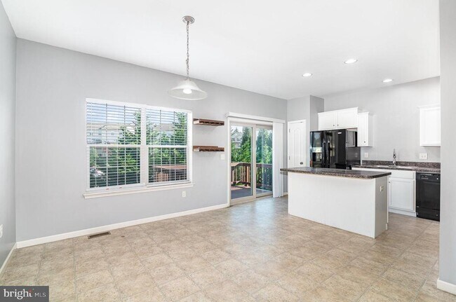 Building Photo - 6315 Creekbend Dr