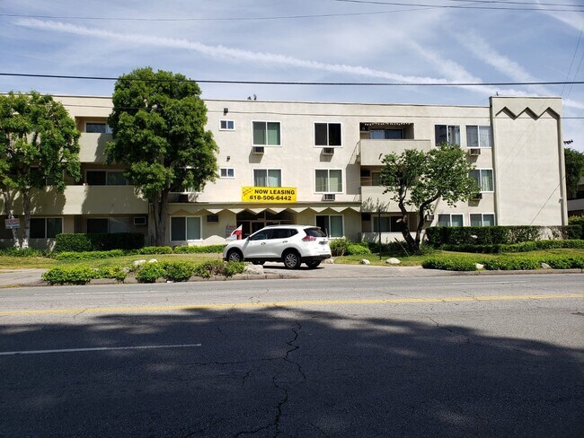 Foto del edificio - 5000 Coldwater Canyon Ave