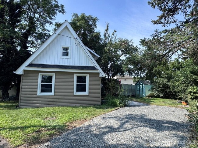 Building Photo - 6 Seaglade Cir