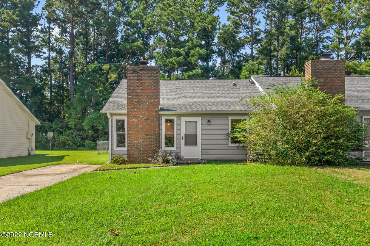 115 Pine Crest Dr, Jacksonville, NC 28546 - Townhome Rentals in ...