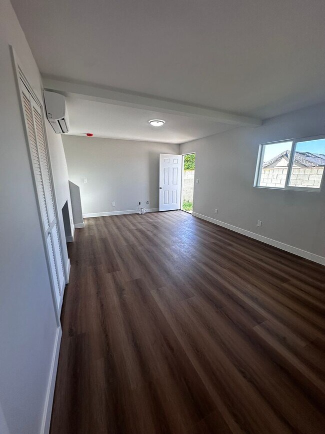 Building Photo - 352 Bonito Avenue