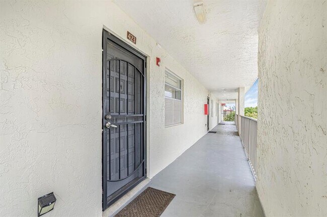 Foto del edificio - 3000 NW 48th Terrace