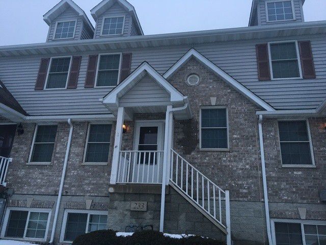 Building Photo - 233 W Klein Ave