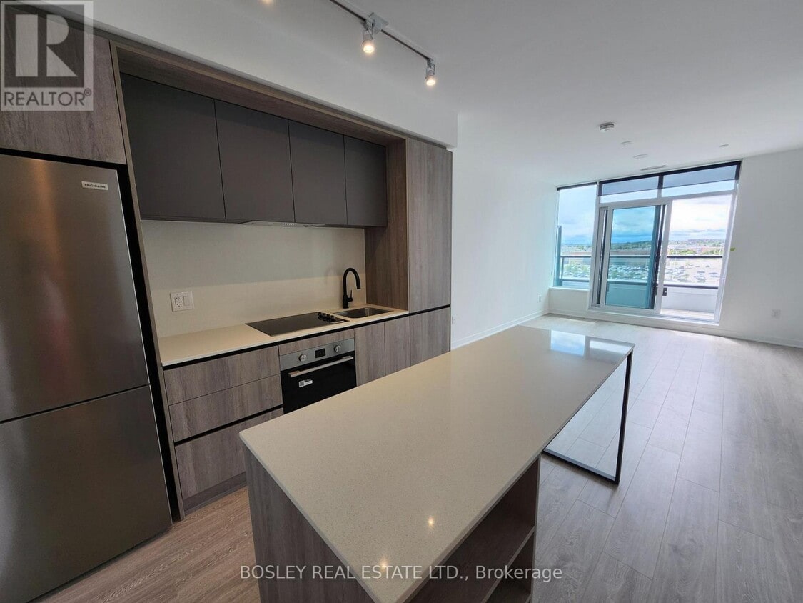 Photo principale - 2495 Eglinton Ave W