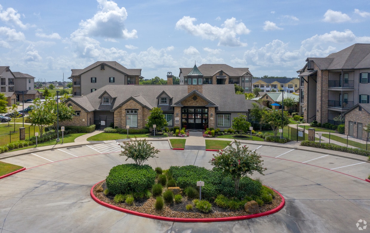 The Waterford at Summer Park 601 Park Place Blvd Rosenberg, TX