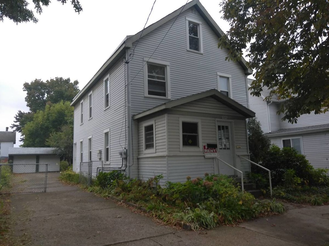 Primary Photo - 1351 E 8th St