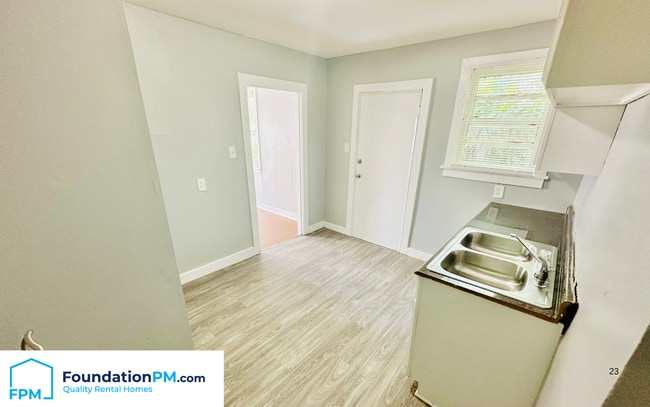 Building Photo - 1117 Keating St