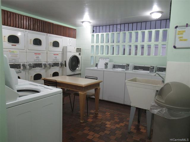 Foto del edificio - 1541 Dominis St