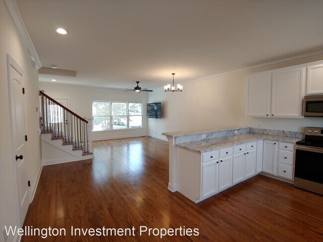 Building Photo - 3 br, 2.5 bath House - 1071 Park Ave