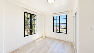 Building Photo - 555 Buena Vista Ave W