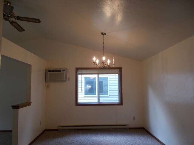 Building Photo - 1329 Dousman St