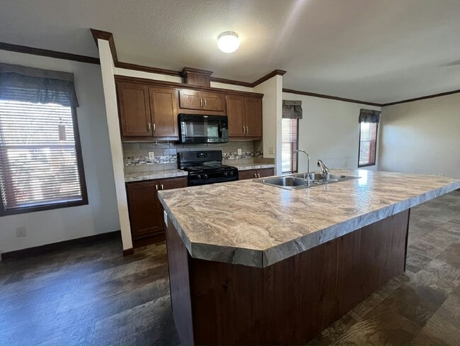 Building Photo - 211 Canal Dr