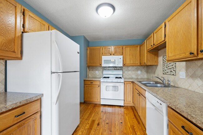 Foto del edificio - 16940 Glencoe Ave