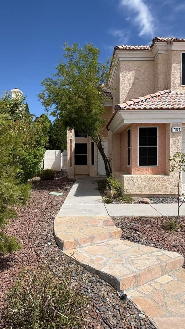 Foto del edificio - 7824 Millhopper Ave