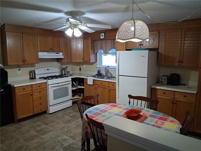 Foto del edificio - 170 Bernice Ave