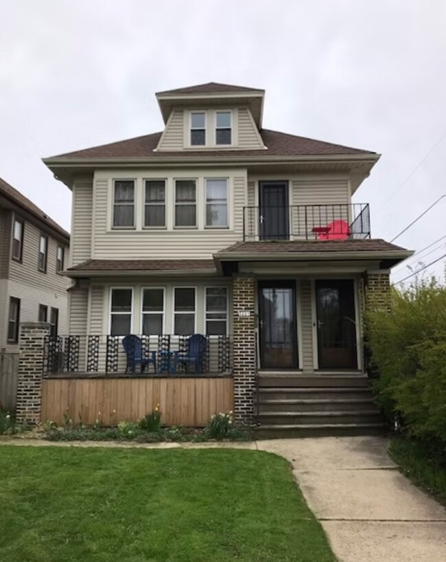 Building Photo - 3221 S Springfield Ave