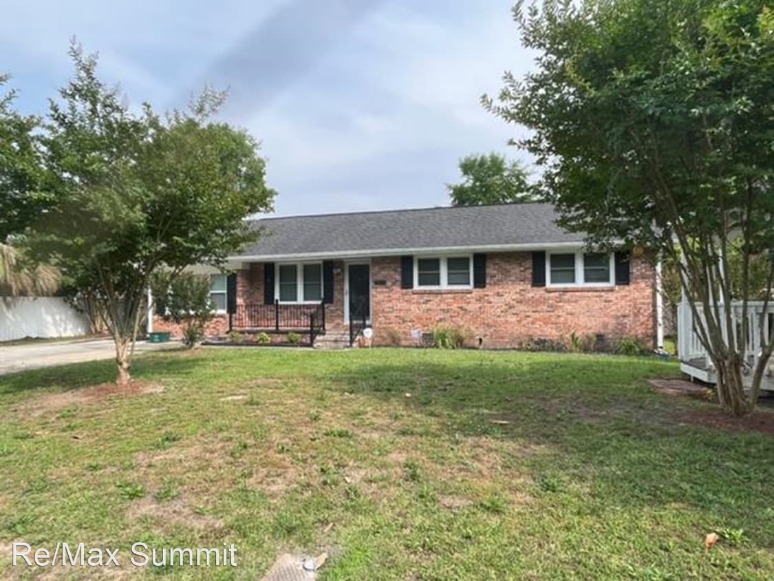 Primary Photo - 4 br, 2.5 bath House - 1042 Robin Hood Avenue