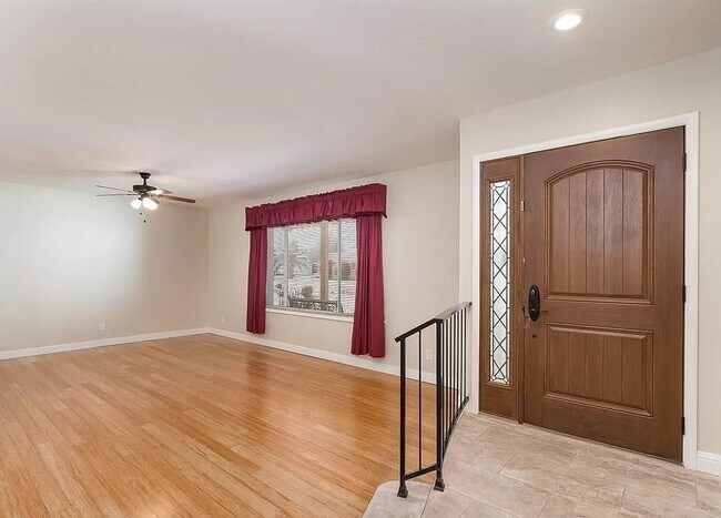 Foto del edificio - 5711 N 83rd Pl