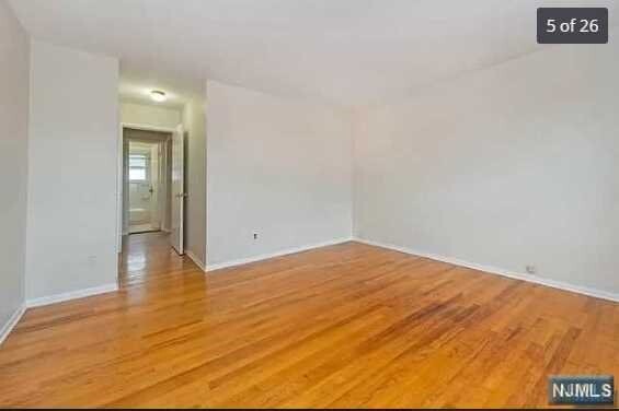 Foto del edificio - 325 Grantwood Blvd