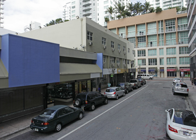 Building Photo - Everglades Apartments