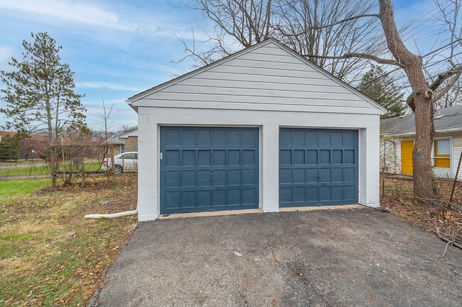 Building Photo - 176 Robinwood Ave