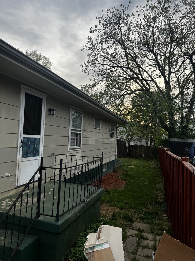 Building Photo - 15 N Purcell Ave