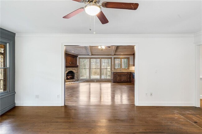 Building Photo - 2468 Ridgeway Dr