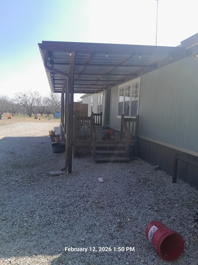 Building Photo - 404 W Old Axtell Rd