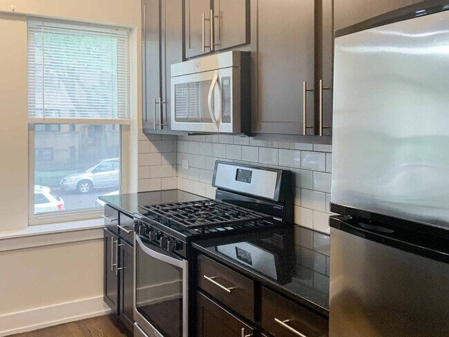 Foto del edificio - 5058 N Winchester Ave