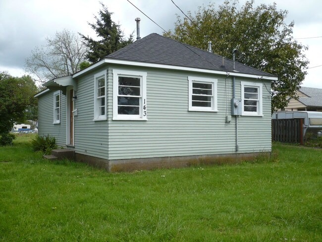 Building Photo - 143 E Dodge St