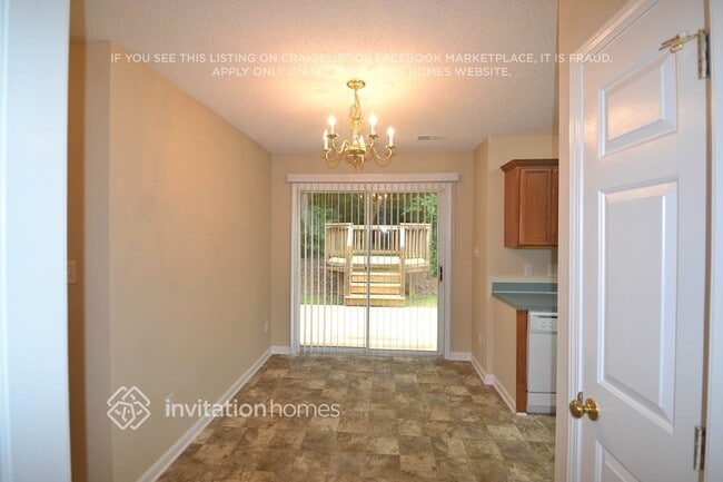 Building Photo - 10426 Northwoods Forest Dr