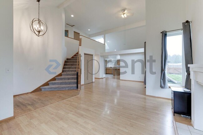 Building Photo - 3318 243rd St E