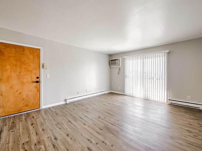 Photo - 825 S Grand Ave Apartment