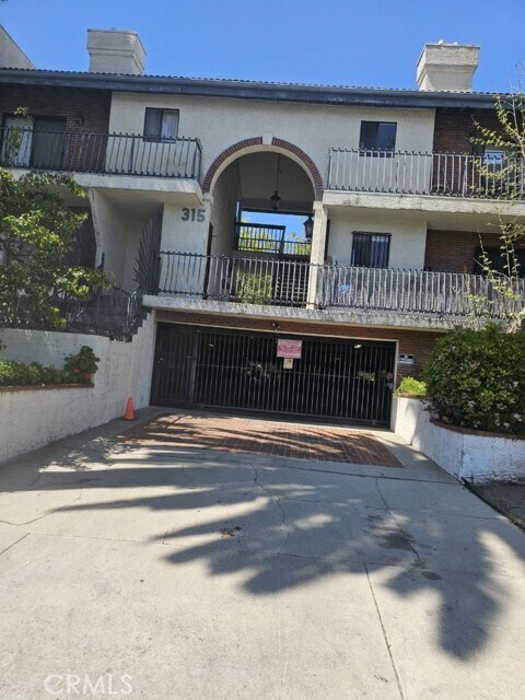 Building Photo - 315 S Harvard Blvd