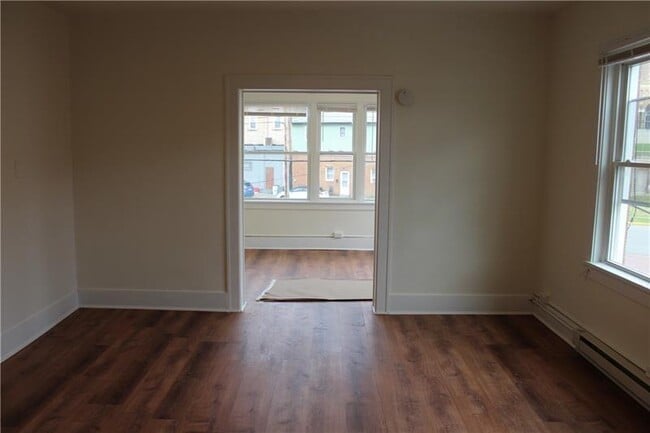 Building Photo - 601 Olive Ln