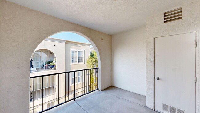 Interior Photo - Verano at Rancho Cucamonga Town Square