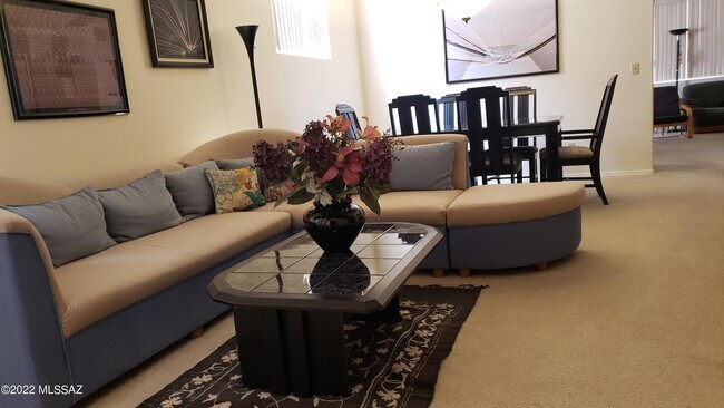 Foto del edificio - 6525 N Shadow Bluff Dr