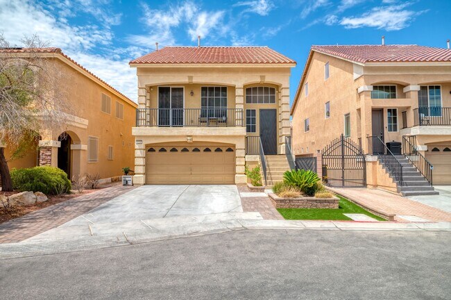 Foto del edificio - MOVE-IN READY 4-BEDROOM + LOFT, 2.5 BATH, 2-CAR GARAGE HOME IN LAS VEGAS!
