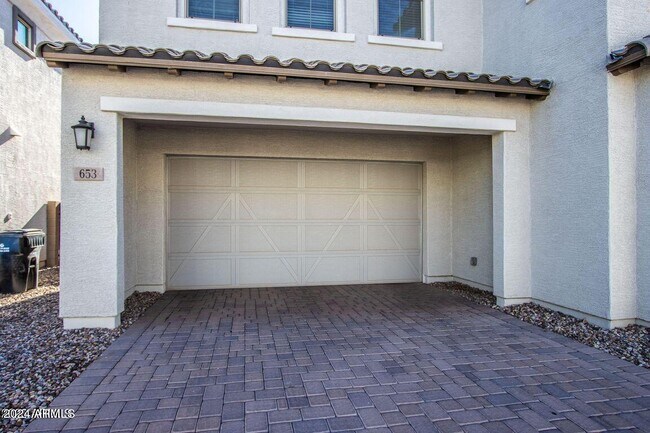 Foto del edificio - 653 N Bay Dr