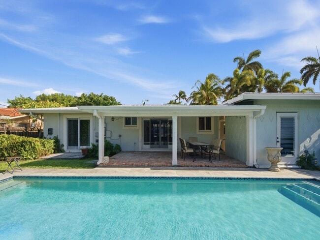 Photo - 2685 SE 6th St (Pompano Beach, FL) House