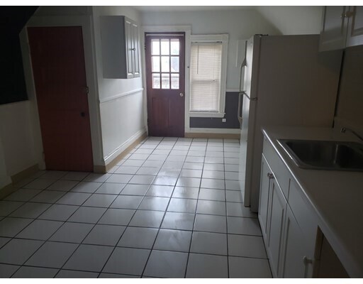 Foto del edificio - 72 Glenwood Rd