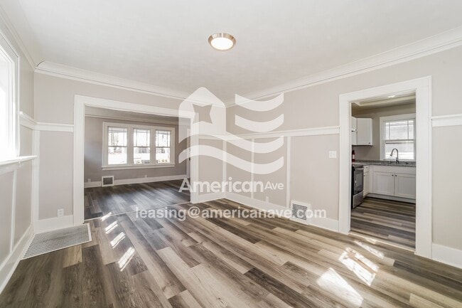 Building Photo - 1214 N Douglas St