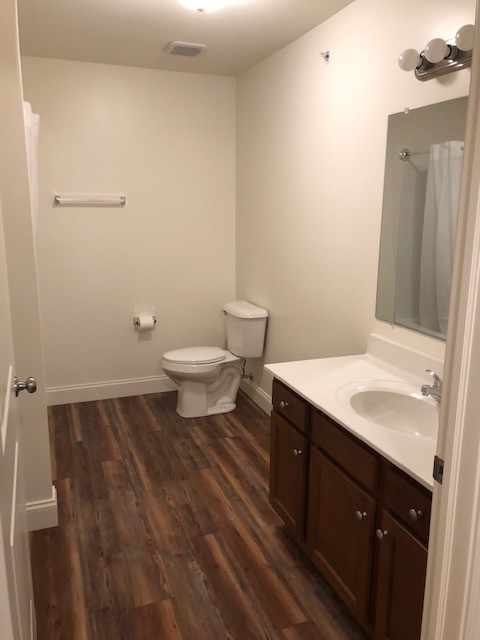 Bathroom - 5188 Husky Hwy