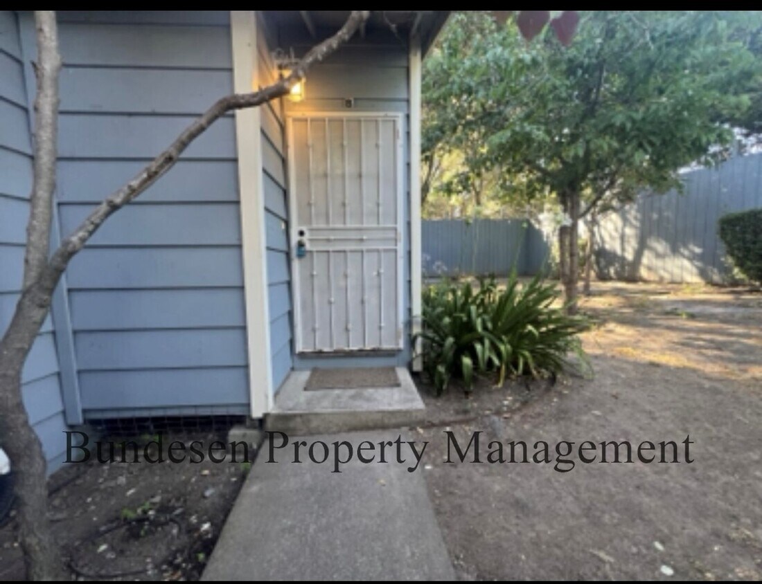 Foto principal - 1895 Stony Point Rd