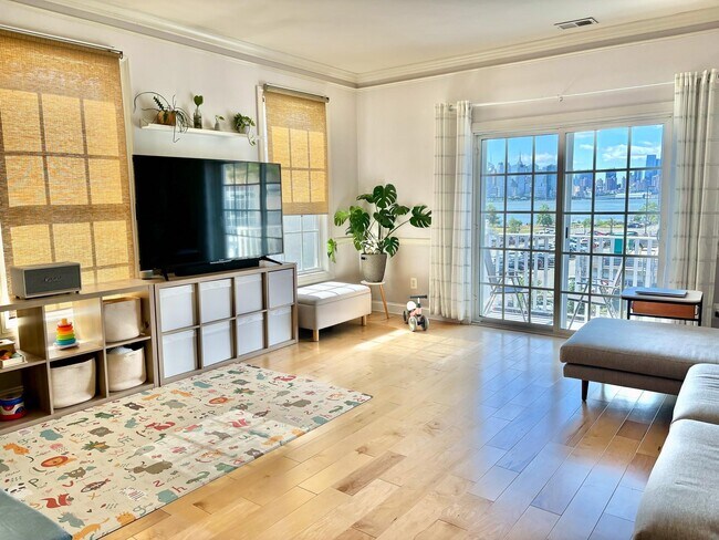 Foto del edificio - 7706 Marine Rd