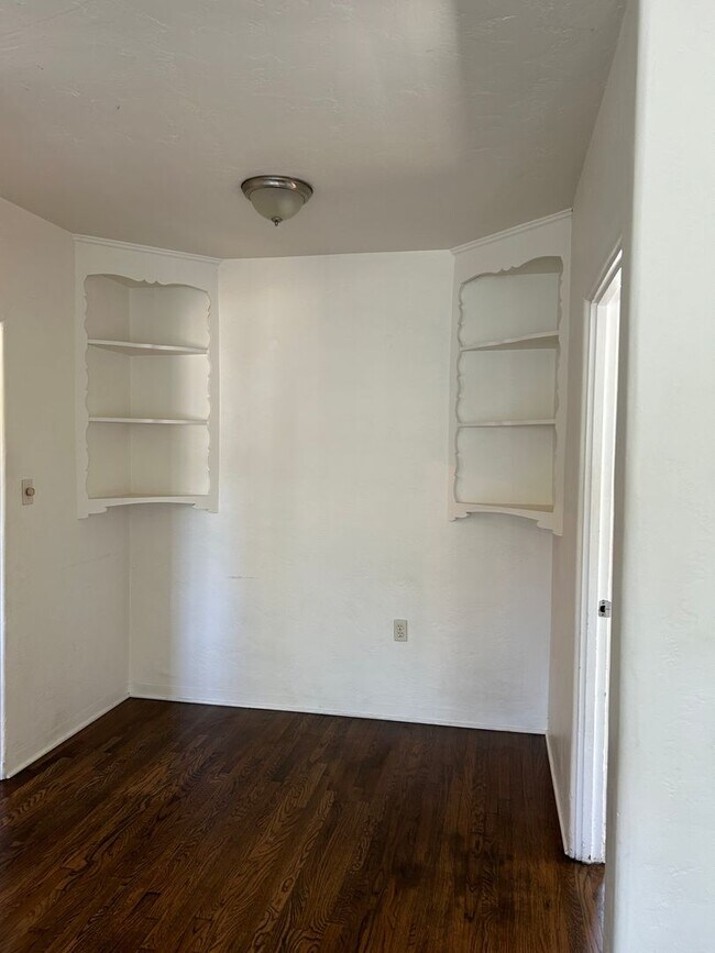 Building Photo - University Height North Park 1Br 1BA singl...