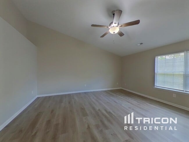 Building Photo - 20 Landing Ln