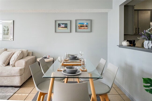 Foto del edificio - 106 NW Park St