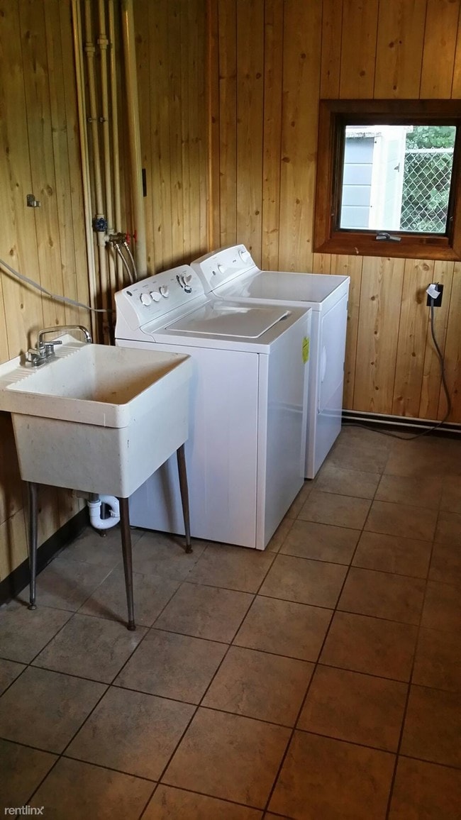 Foto del edificio - 2 br, 1 bath House - 230 E HIllside Dr