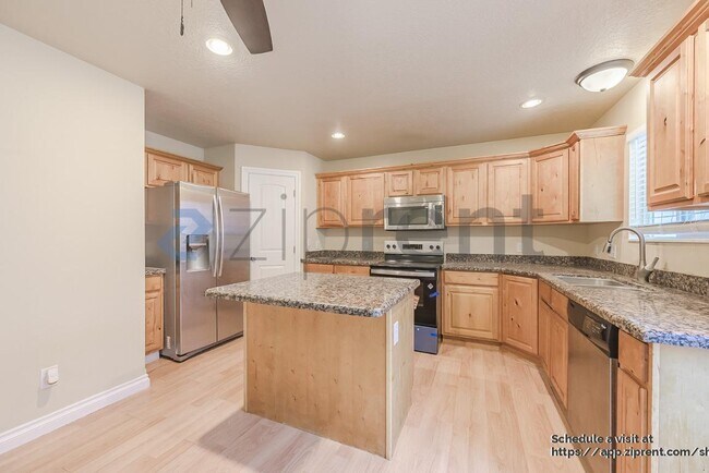 Building Photo - 10326 Avondale Dr